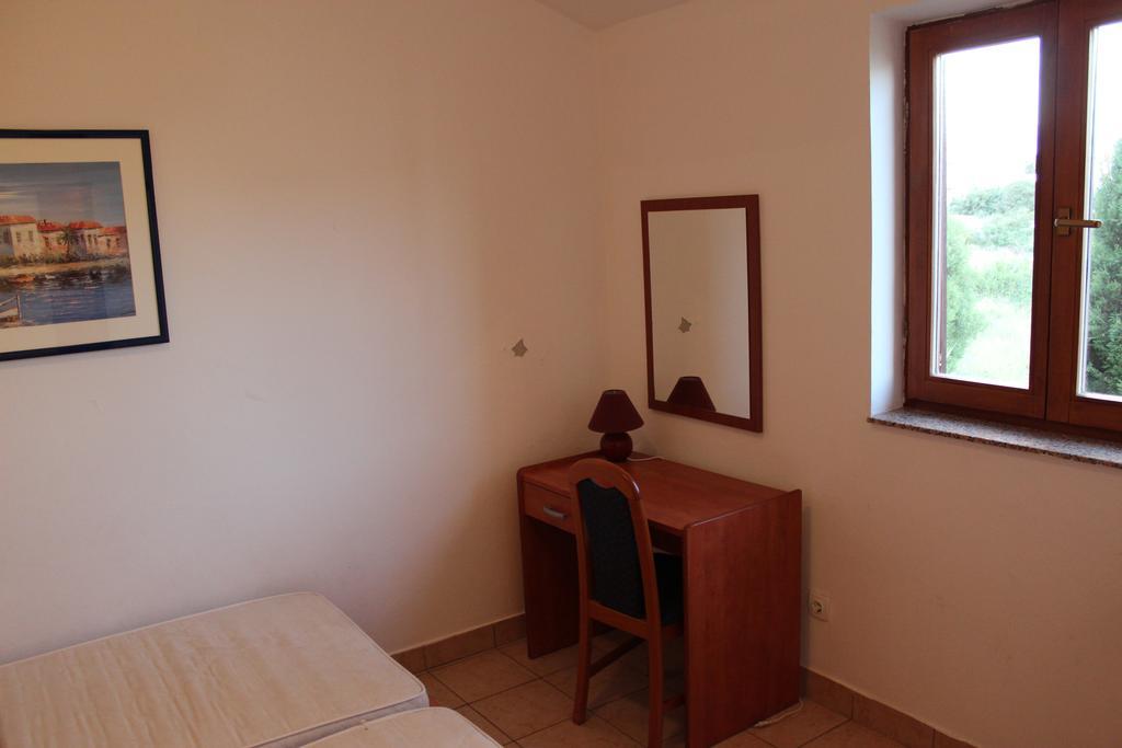 Apartments Marszalek Novalja Cameră foto